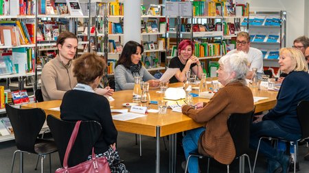 Miteinander lesen - Shared Reading | © Bibliothek Zug