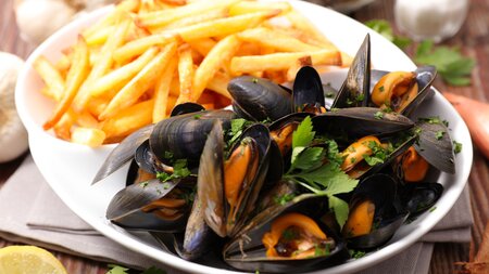 Moules et Frites | © Celina Inderbinen